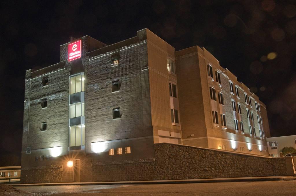 Clarion Hotel & Suites Брандон Экстерьер фото