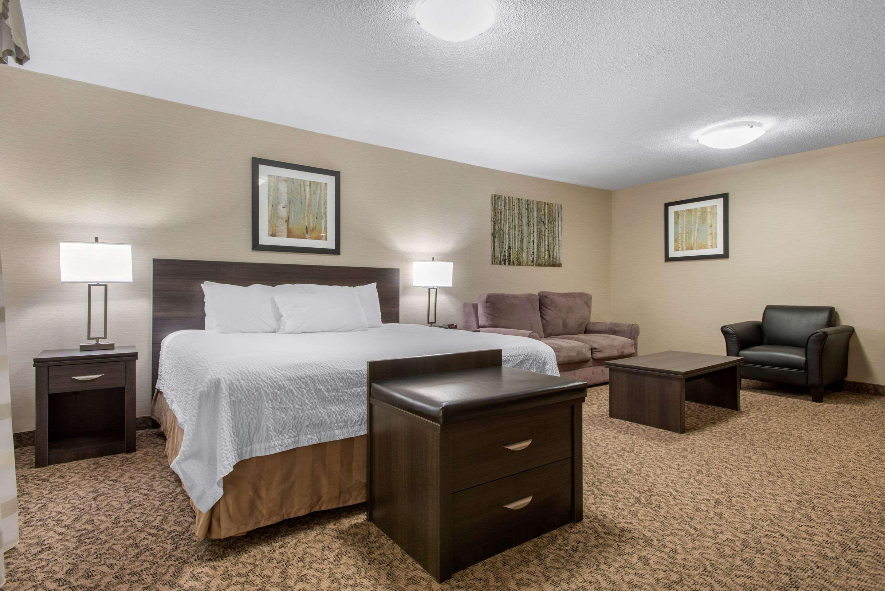 Clarion Hotel & Suites Брандон Экстерьер фото
