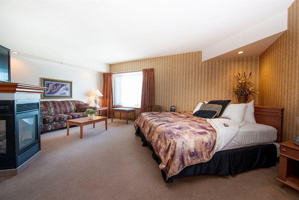 Clarion Hotel & Suites Брандон Экстерьер фото