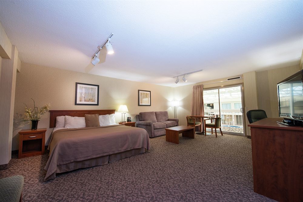 Clarion Hotel & Suites Брандон Экстерьер фото