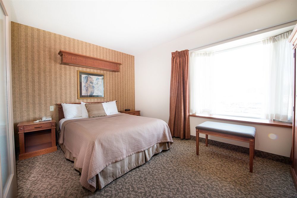 Clarion Hotel & Suites Брандон Экстерьер фото